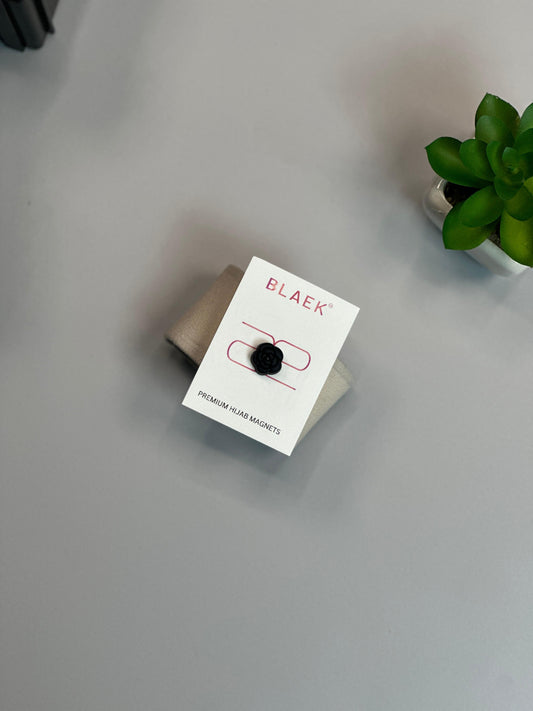 Beautifully crafted rose-shaped magnet for effortless hijab styling.