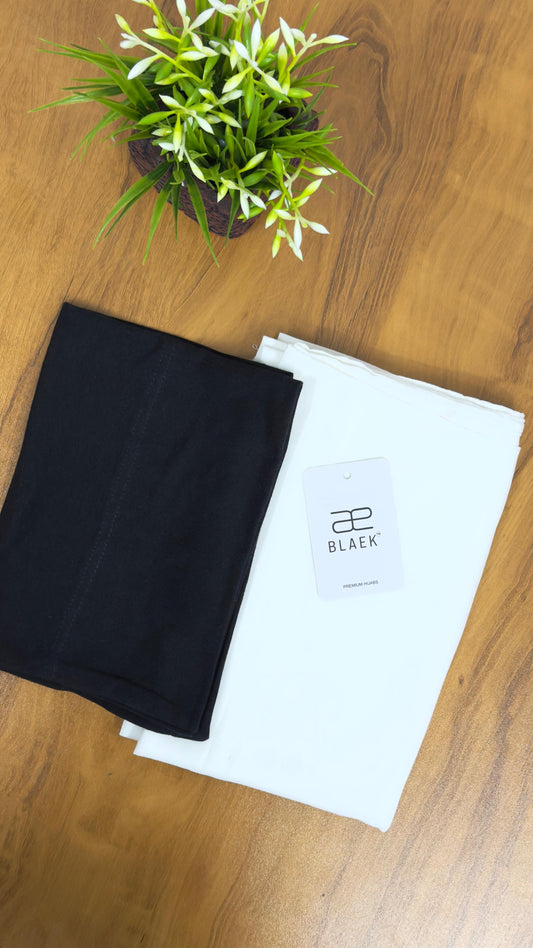 Timeless white slider mag hijab with a breathable black cap for all-day comfort.