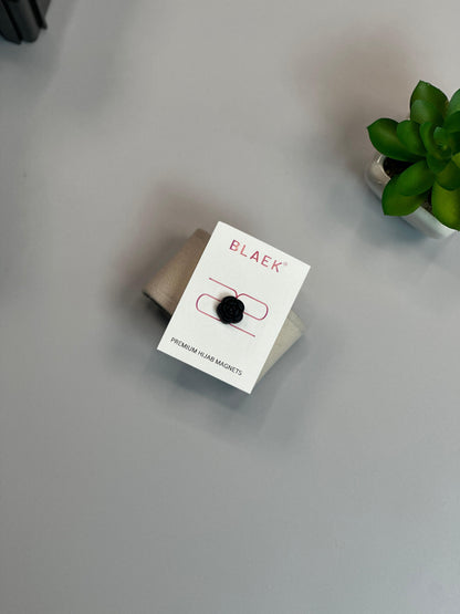 Beautifully crafted rose-shaped magnet for effortless hijab styling.