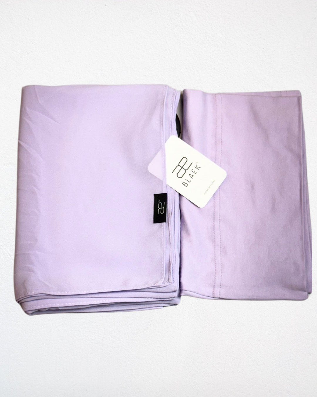 The Lavender Instant Hijab offers a fresh, stylish appearance with its simple, comfortable design.