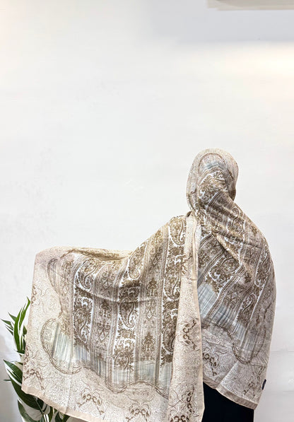 Mehndi Green pashmina hijab with soft, elegant drape.